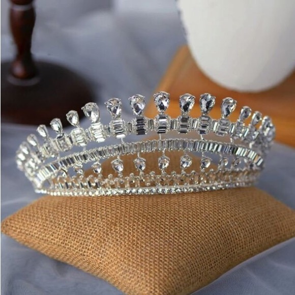 Crystal Symphony Tiara - Picture 4 of 4